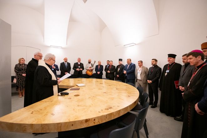 image:Image 70/source/orig/69408_snemovna-hor5362-14.jpg