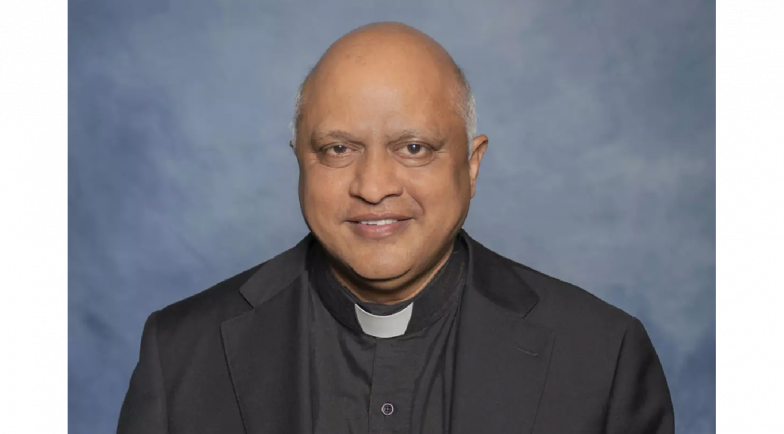 image:Image 70/source/orig/69676_don-arul-carasala-fue-ordenado-sacerdote-en-1994-en-su-india-natal-01.png