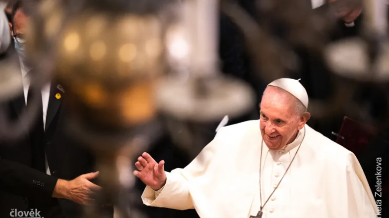 image:Image 71/source/orig/70230_papezfrantisekslovenskosetkanibratislava088c.png