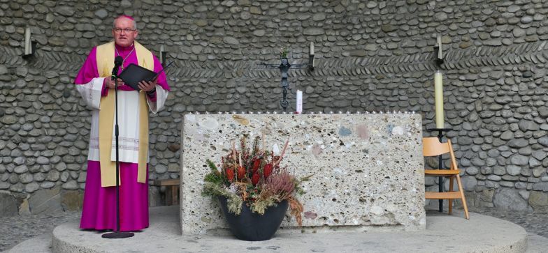 image:Image 71/source/orig/70248_250422-dachau-05.jpg