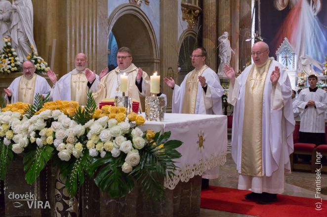 image:Image 71/source/orig/70624_250427-velehrad-lidova-slavnost-05.jpg