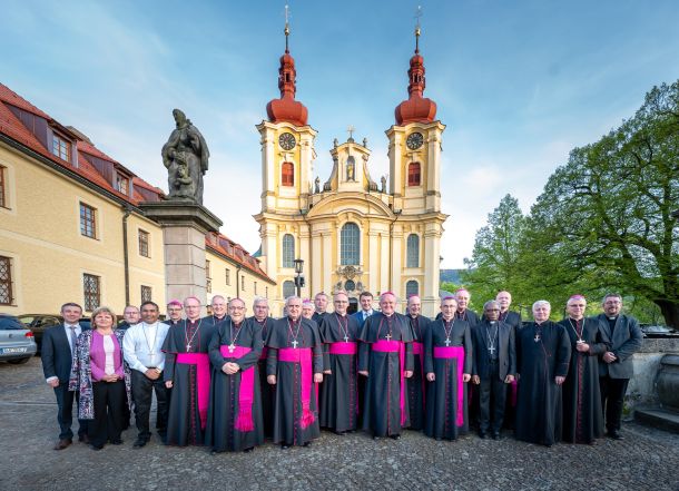 image:Image 71/source/orig/70642_angut-3903.jpg