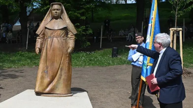 image:Image 71/source/orig/70673_70671-54019-0-dsc-9822-ezgif-com-webp-to-jpg-converter.jpg