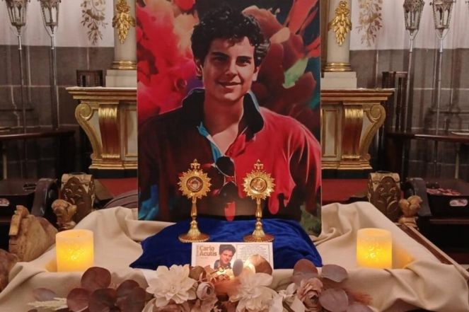 image:Image 72/source/orig/71327_54799_0_reliquia-de-carlo-en-mexico_w2.jpg