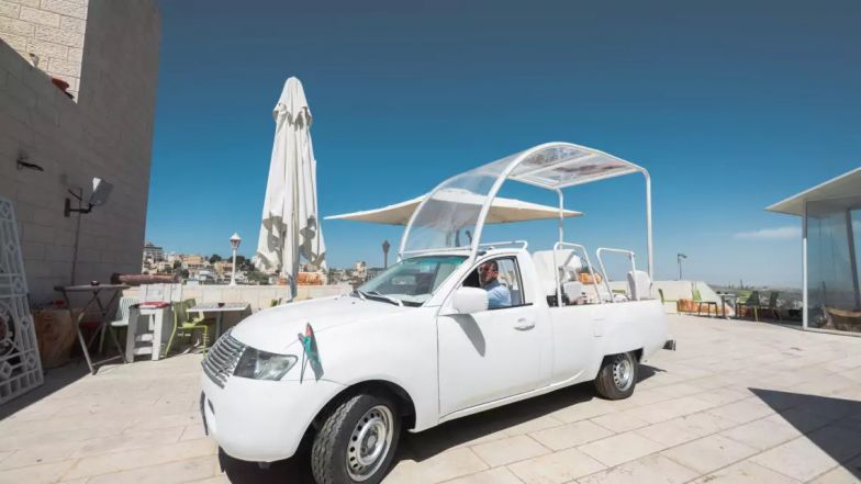 image:Image 73/source/orig/72208_papamobile-04-caritas-jerusalem-1140x641-jpg-ezgif-com-webp-to-jpg-converter.jpg