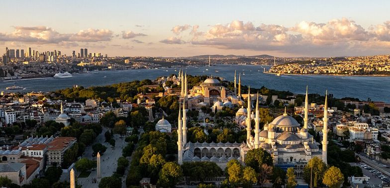image:Image 73/source/orig/72478_historical-peninsula-and-modern-skyline-of-istanbul.jpg