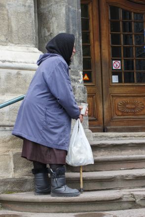 image:Image 73/source/orig/72504_woman-charity-request-poor-panhandler-money-hunger-street-647114-jpg-d.jpeg