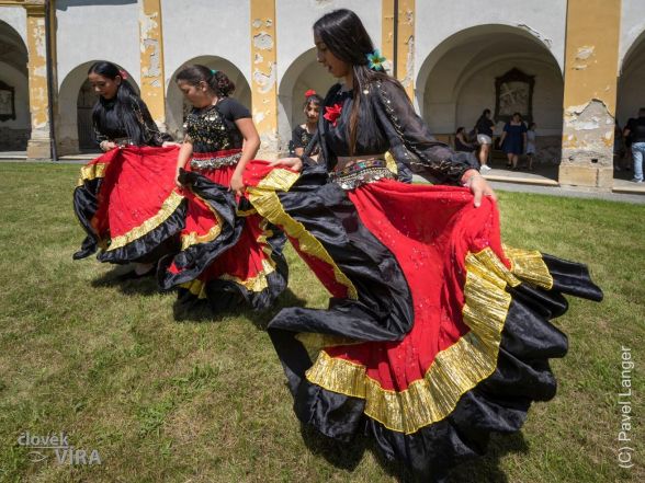 image:Image 73/source/orig/72519_56234_0_250614-romska-pout-19.jpg