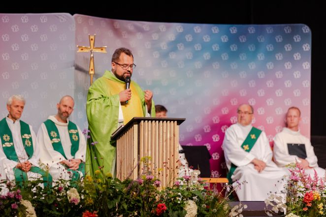 74/source/orig/73386_r69143.jpg image:Image 74/source/orig/73386_r69143.jpg