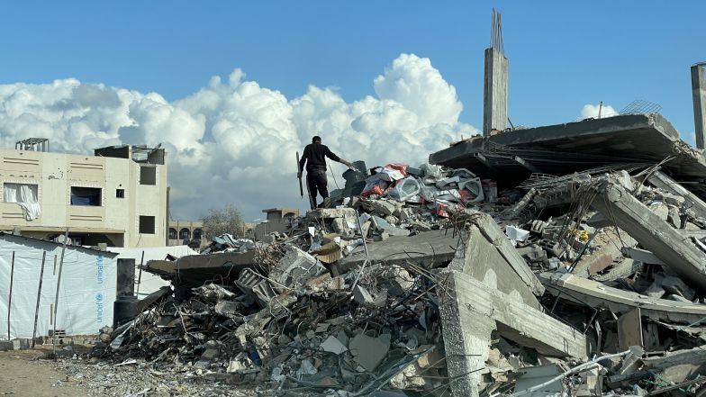 75/source/orig/74800_a-man-from-gaza-standing-on-the-rubble-of-houses-destroyed-in-gaza-war-23-25.jpg image:Image 75/source/orig/74800_a-man-from-gaza-standing-on-the-rubble-of-houses-destroyed-in-gaza-war-23-25.jpg