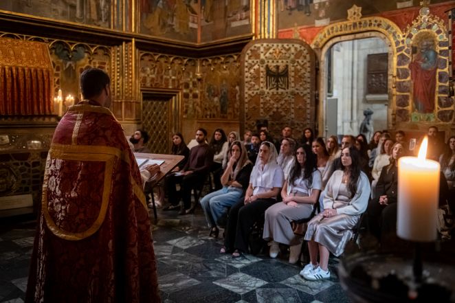 image:Image 76/source/orig/75005_hor8397.jpg