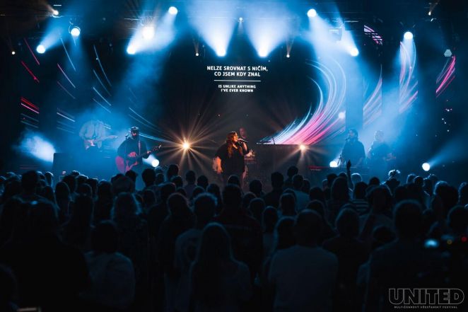 image:Image 76/source/orig/75241_59532_0_250901-united-2.jpg