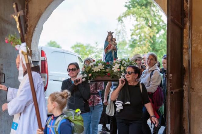 76/source/orig/75708_544908710-1189829436525938-3443914901248898583-n.jpg image:Image 76/source/orig/75708_544908710-1189829436525938-3443914901248898583-n.jpg