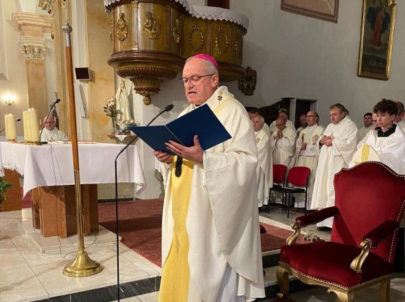 image:Image 77/source/orig/76206_60500_0_250918-lautner.jpg