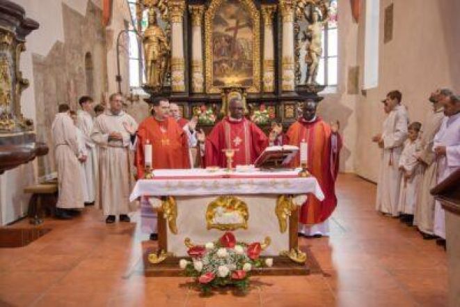 image:Image 77/source/orig/76240_60543_0_-nuncius-3-400x267.jpg