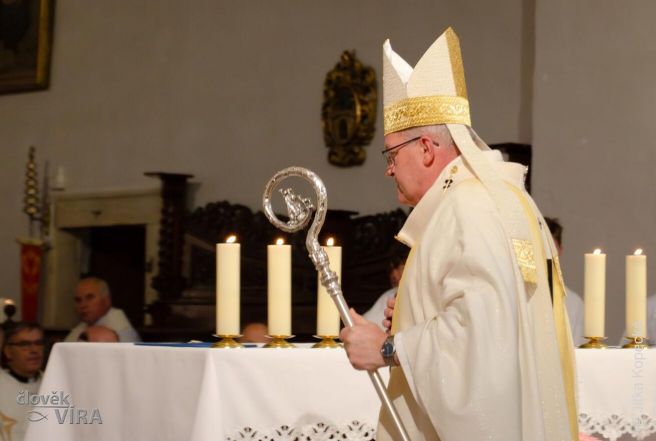 image:Image 77/source/orig/76259_60564_0_250918lautner07.jpg