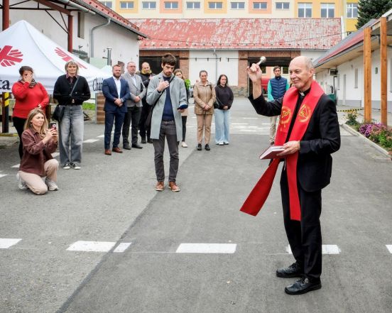 image:Image 77/source/orig/76417_60745_0_250923-charita-oc-repcin-0.jpg