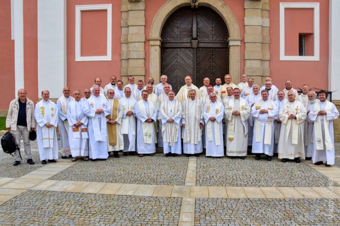 image:Image 77/source/orig/76602_09stipa20250929.jpg