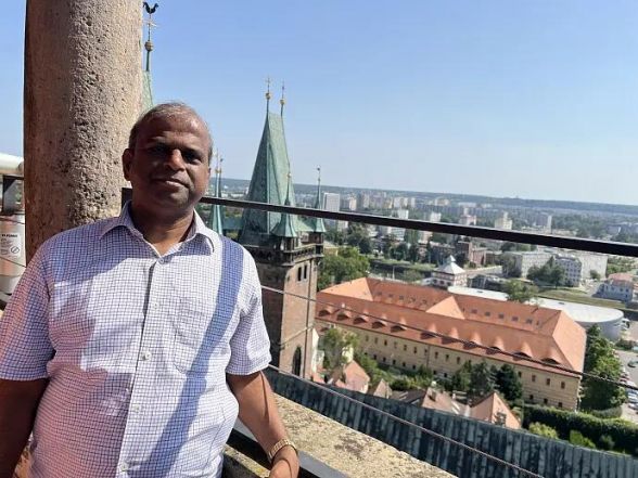 image:Image 78/source/orig/77264_61525_0_3_arul.jpg