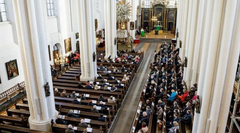 78/source/orig/77959_el-descenso-no-es-solo-estadistico-marca-un-cambio-generacional-y-cultural-que-pone-en-entredicho-siglos-de-tradicion-religiosa-01.jpg image:Image 78/source/orig/77959_el-descenso-no-es-solo-estadistico-marca-un-cambio-generacional-y-cultural-que-pone-en-entredicho-siglos-de-tradicion-religiosa-01.jpg