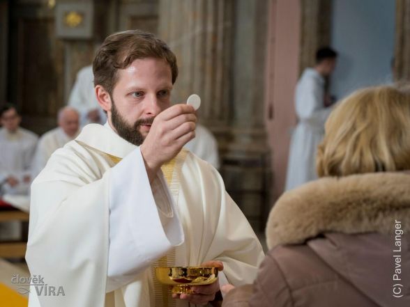 image:Image 79/source/orig/78003_62563_0_17-primice-gottfried-sv-kopecek-20251103.jpg