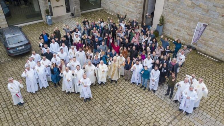 image:Image 79/source/orig/78894_63457_0_130synoda-sp_cropped.jpeg