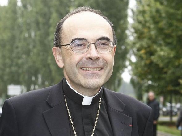 image:Image 8/source/orig/7080_3500_0_800px-philippe-barbarin-cropped.jpeg