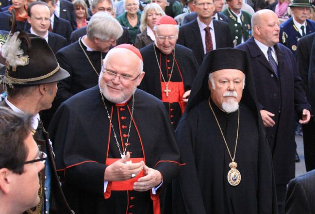 image:Image 8/source/orig/7554_Kardinal_Marx_in_München_3_Oktober_2012.jpg