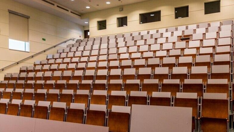 image:Image 8/source/orig/7616_3897_0_univerzita.jpeg