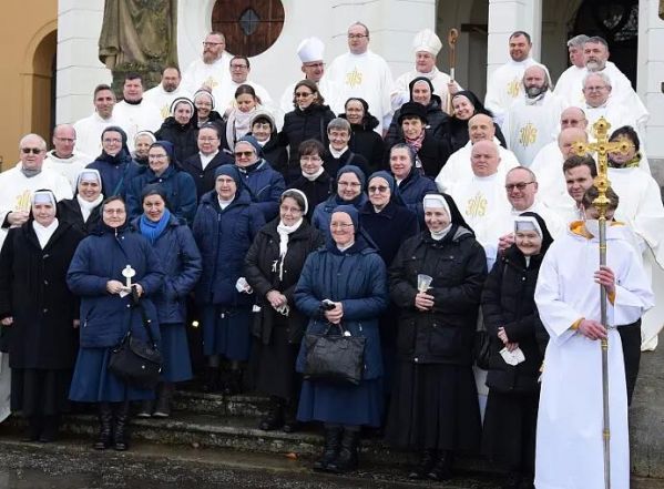 image:Image 8/source/orig/7746_4086_0_image.jpg