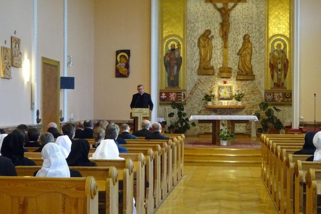 image:Image 8/source/orig/7814_4144_0_220202-zasvecene-osoby-0.jpg