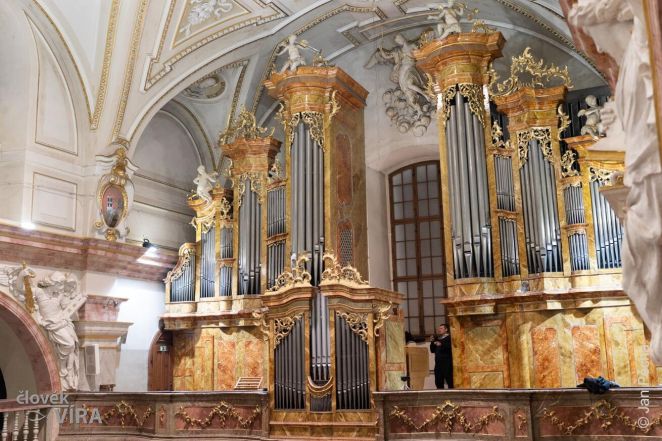 image:Image 80/source/orig/79148_63628_0_10-hradiste-zehnani-varhany-20251125.jpg