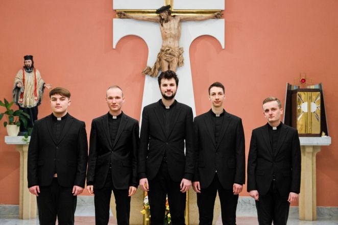 image:Image 80/source/orig/79226_63798_0_img-1724.jpg