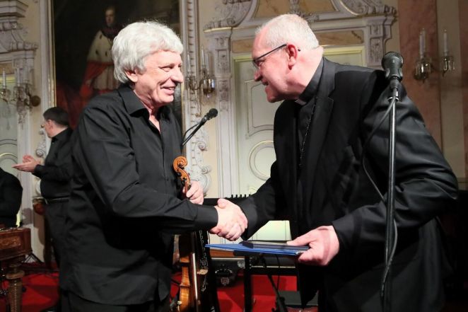 image:Image 80/source/orig/79579_64167_0_251201-adventni-setkani.jpg