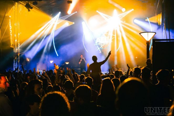 image:Image 81/source/orig/80282_64703_0_250317-united-hlavni-scena.jpg