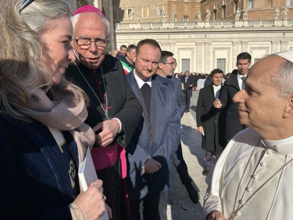 image:Image 81/source/orig/80292_pope-leo-with-jpe-exco.jpeg