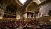 image:Image 82/source/orig/81801_l-hemicycle-du-senat-francais-en-septembre-2009.jpg