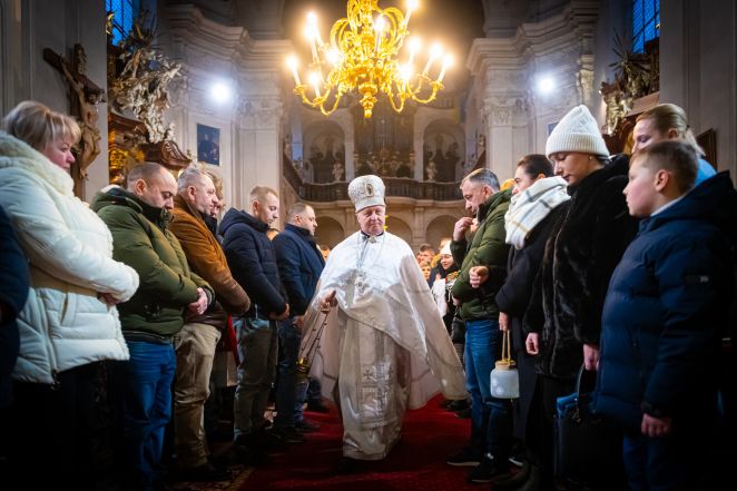 image:Image 82/source/orig/81077_hor1550.jpg