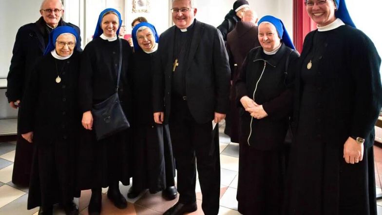 image:Image 83/source/orig/82071_66670_0_jpg.jpg