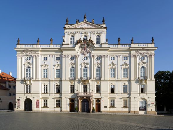 image:Image 83/source/orig/82080_arcibiskupsky-palac-hradcany-3399.jpg