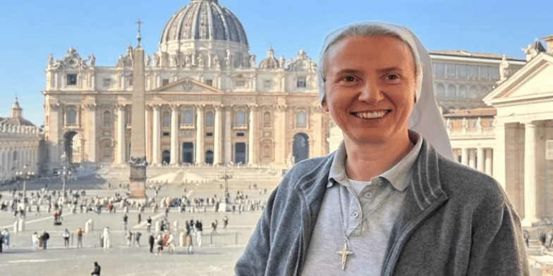 image:Image 83/source/orig/82693_sister-simona-brambilla-750x375.png