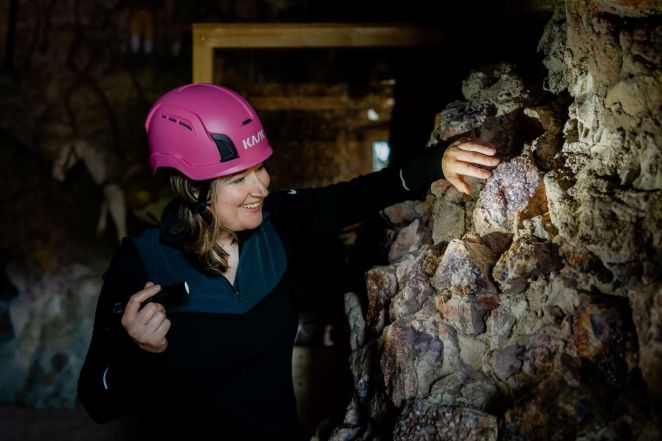 image:Image 83/source/orig/82802_67470_0_250819-ametysty-5-vojtech-kmenta.jpg