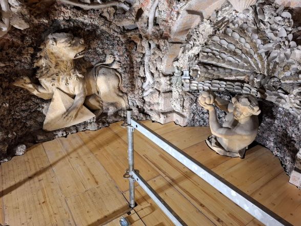 image:Image 83/source/orig/82821_67474_0_260217-grotty-05.jpg