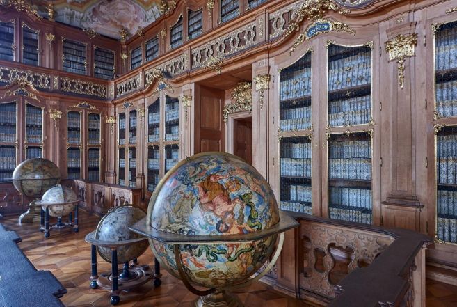 image:Image 84/source/orig/83687_68537_0_zamek-km-knihovna.jpg