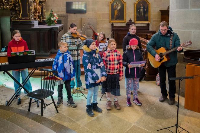 image:Image 84/source/orig/83875_68626_0_003diecezni-setkani-deti-sp.jpeg