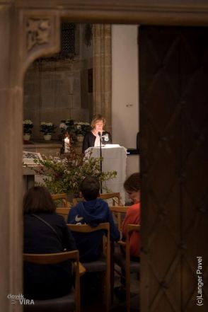 image:Image 85/source/orig/84464_69137_0_240325-paschalia-cteni-bible-24-hodin-10.jpg