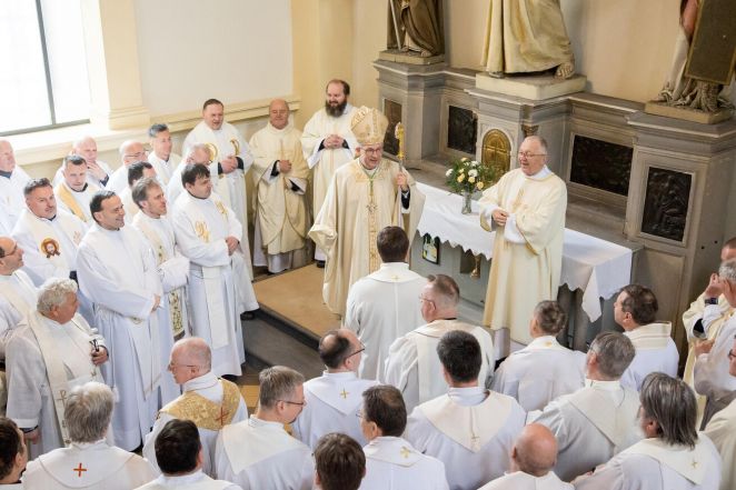 image:Image 85/source/orig/84719_69403_0_20260402-joci-missa-chrismatis-1889.jpg