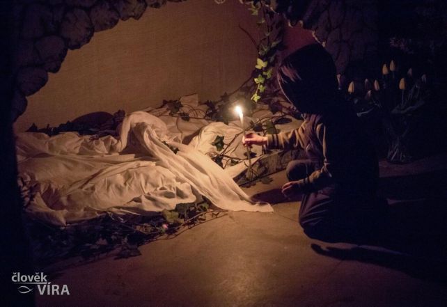 image:Image 85/source/orig/84804_69450_0_velikonoce-bozi-hrob-vigilie.jpg