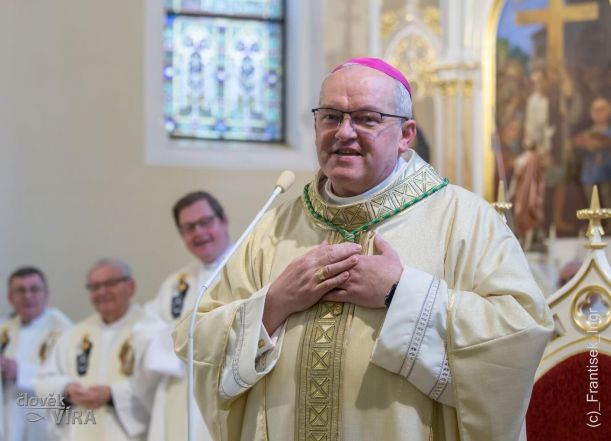 image:Image 86/source/orig/85043_69734_0_240420-arcibiskup-strani-02.jpg