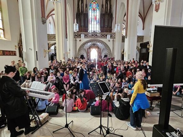 image:Image 86/source/orig/85273_70013_0_3_deti.jpg